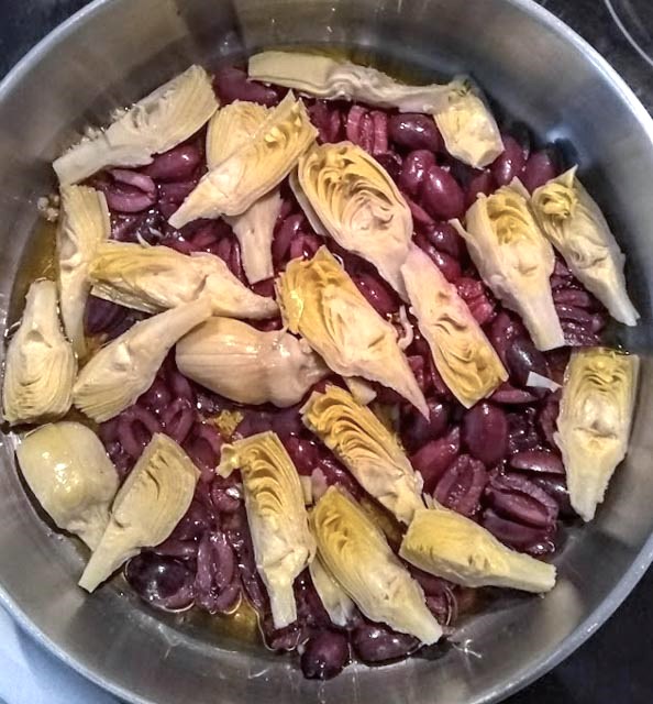 olives and artichokes in olive oil and garlic