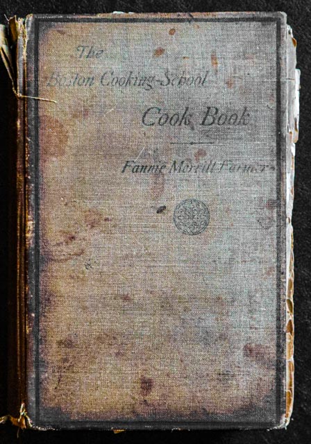 a picture of the 1906 edition of the boston cooking school cook book